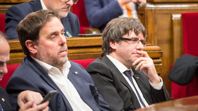 Parlament-Catalunya-Octubre-Puigdemont-Junqueras_EDIIMA20171011_0043_4