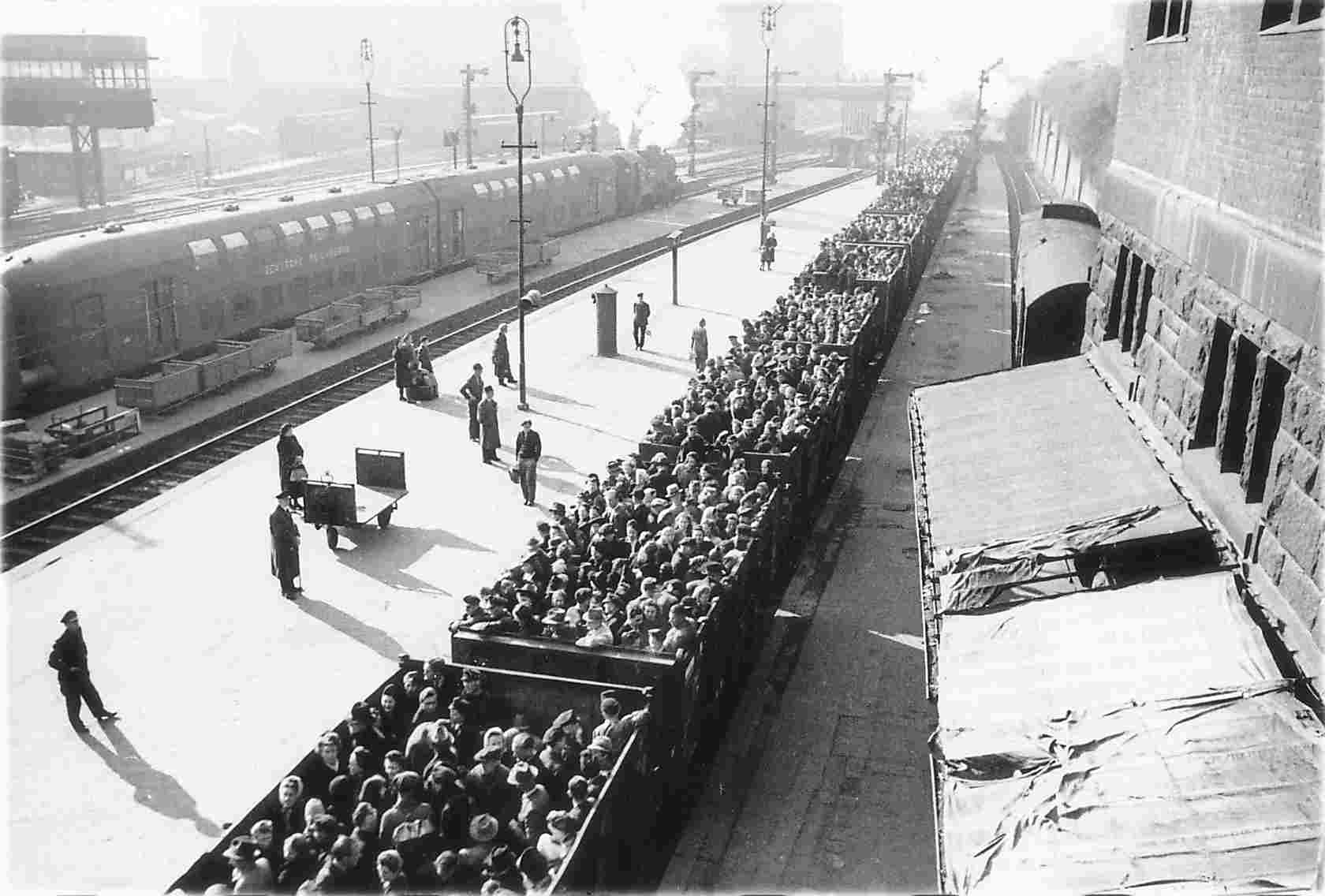 auschwitzTrain