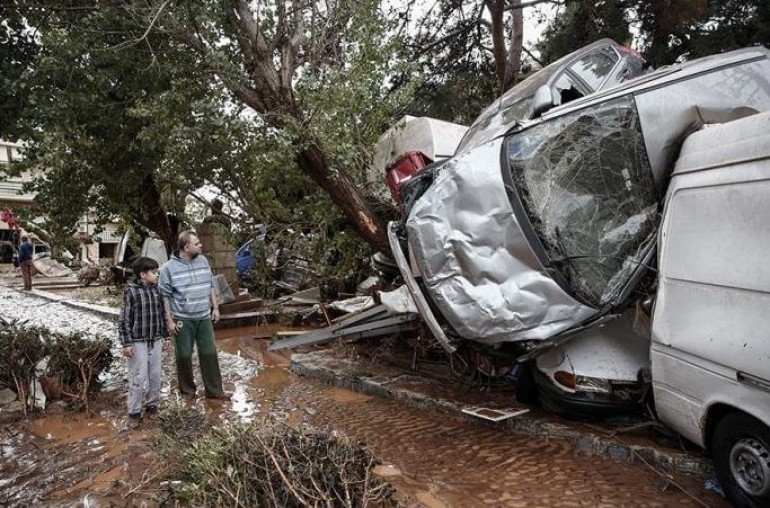 Δυτική Αττική:Έρευνες για τους τρεις αγνοούμενους και απολογισμός της καταστροφής