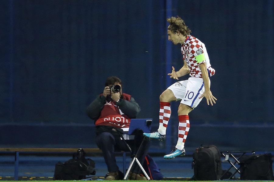 Κροατία – Ελλάδα: 1-0 και άλμα στο… Θεό ο Μόντριτς! (pic)