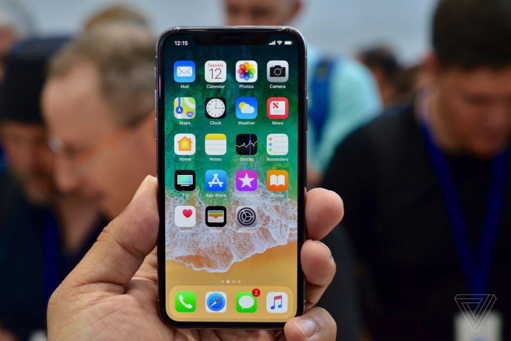 Ατελείωτες ουρές για το iPhone X από το Σίδνεϊ μέχρι τη Σαγκάη (vid)