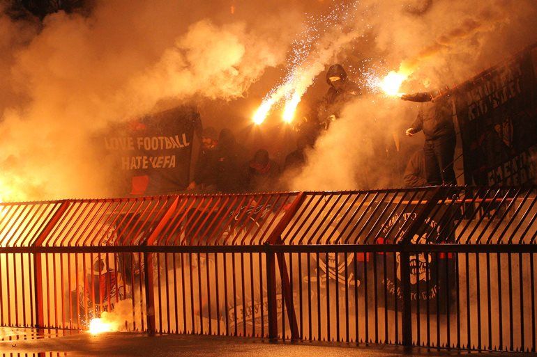 Επεισόδια και είκοσι τραυματίες στο Βελιγράδι