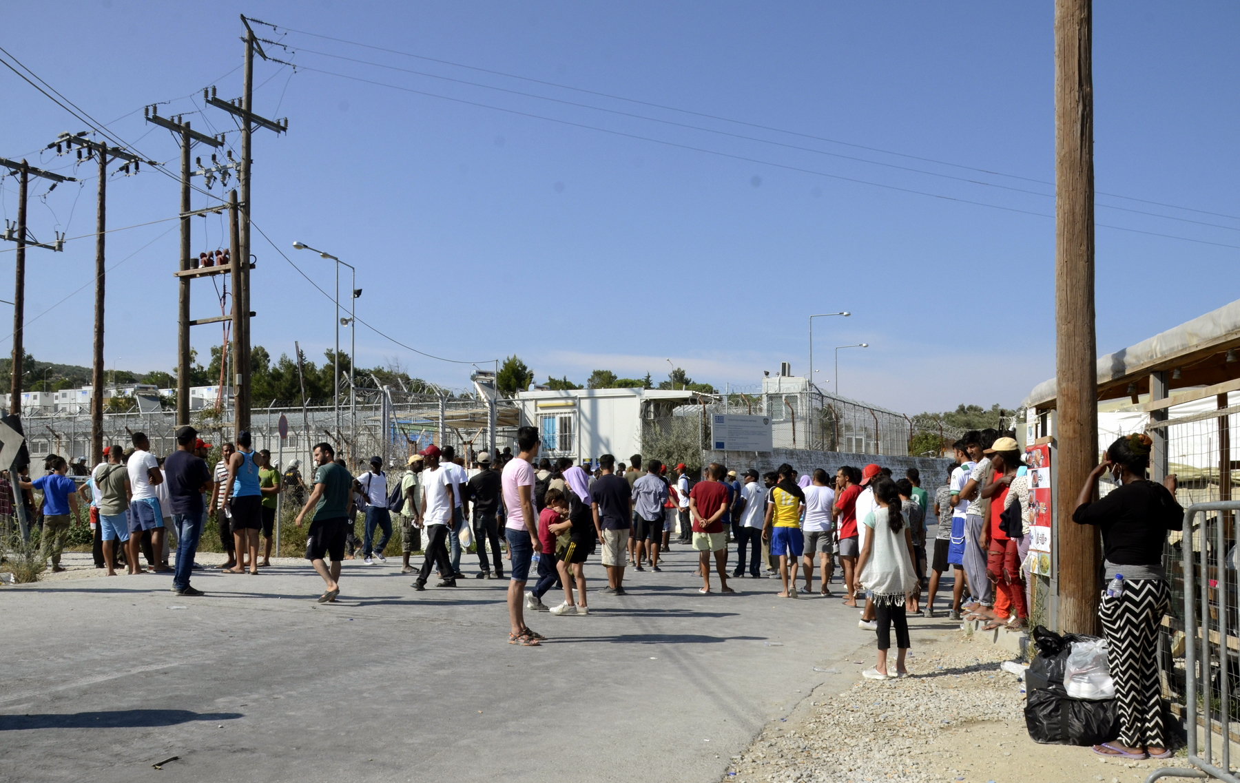 Δικογραφία σε βάρος 17 κατοίκων Λέσβου που συμμετείχαν στα επεισόδια στην πλατεία Σαπφούς