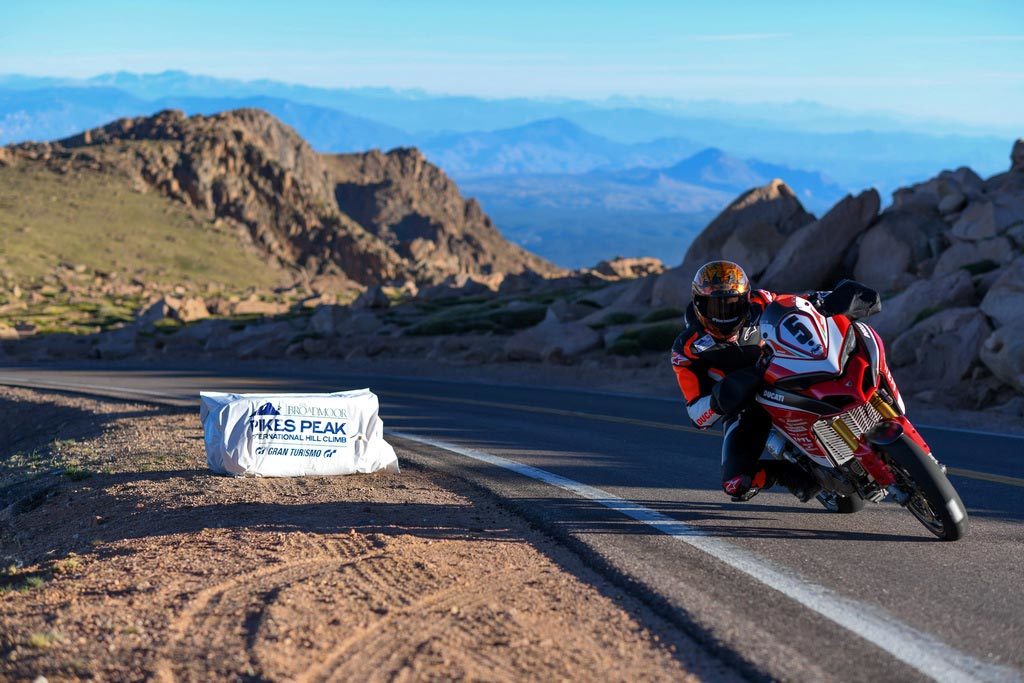 Πρώτη στο Pikes Peak η Ducati