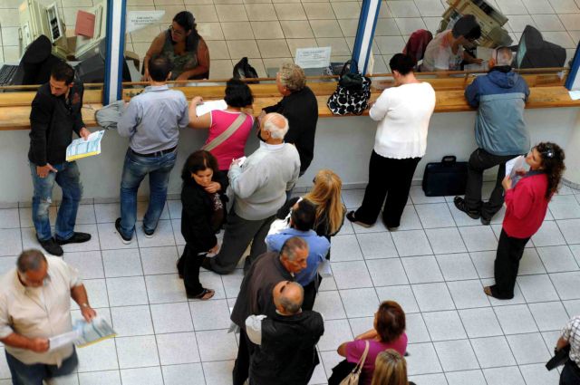 Πέντε ραβασάκια της Εφορίας «καίνε» ένα εκατομμύριο ελεύθερους επαγγελματίες