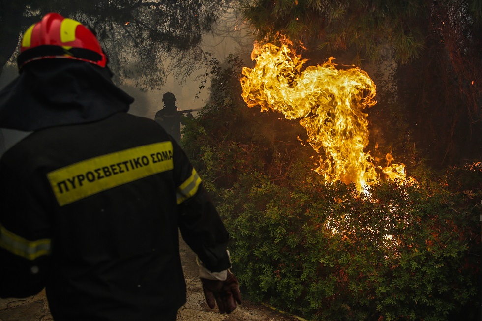 ΦΩΤΙΑ ΤΩΡΑ : Πυρκαγιά Μαραθώνα – Συναγερμός στην Πυροσβεστική