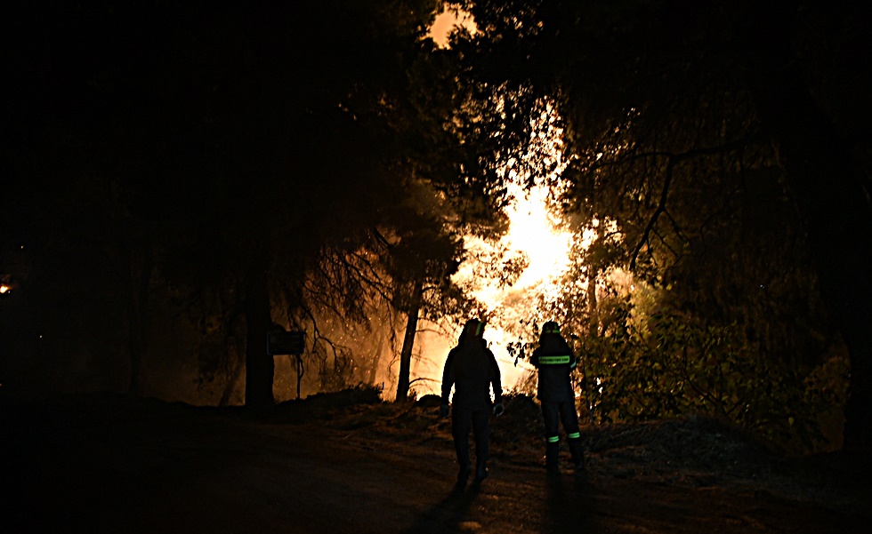 Φωτιά τώρα: Μαίνεται η πυρκαγιά στην Εύβοια (vids)