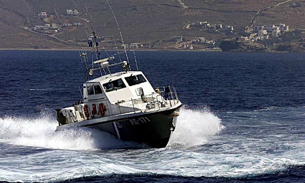 Τραγωδία στις Οινούσσες από ανατροπή σκάφους: Νεκρός ένας εκ των δύο αγνοούμενων