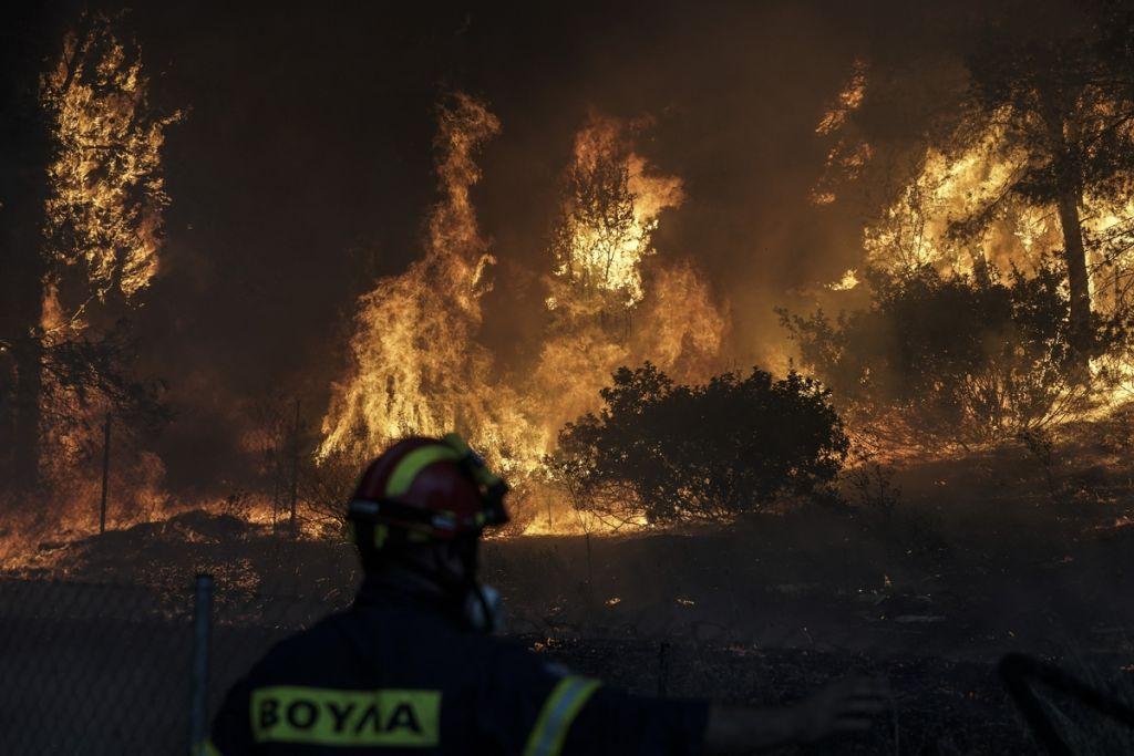 Φωτιά στο Μάτι: Τα 10 τραγικά λάθη που έκαψαν 87 ανθρώπους