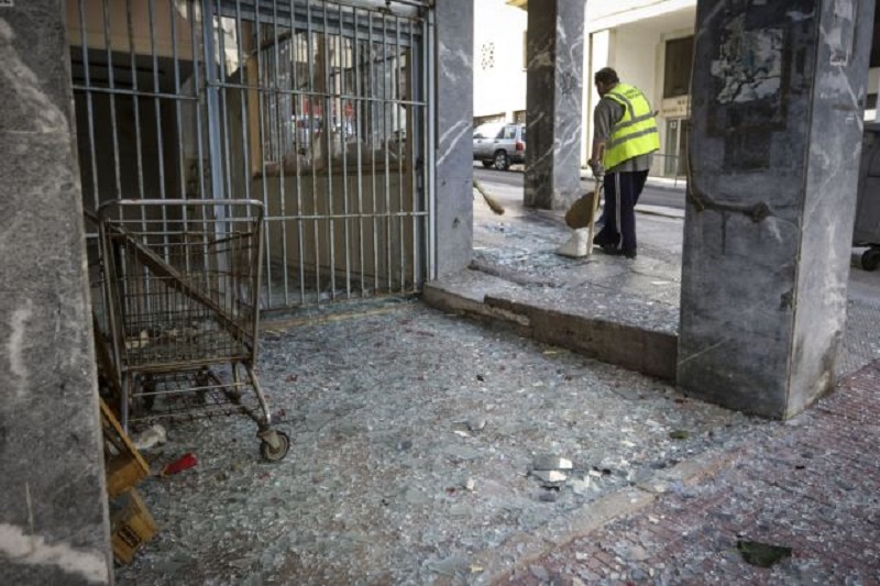 Μηχανισμός σε τσάντα προκάλεσε την ισχυρή έκρηξη στον Πειραιά