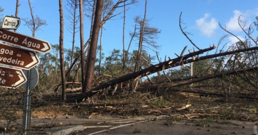 Η καταιγίδα Λέσλι σάρωσε την Πορτογαλία (pics)