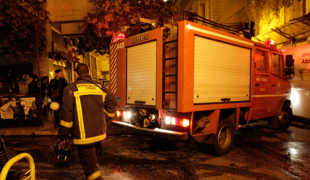 Φωτιά Λαύριο: Πυρκαγιά σε κέντρο φιλοξενίας μεταναστών – Απεγκλωβίστηκαν 8 άτομα