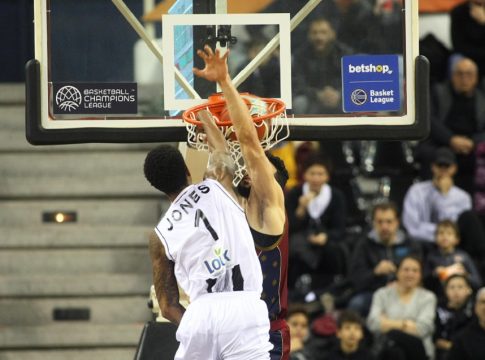 Με «ιπτάμενο» Τζόουνς το top-5 του BCL (vid)