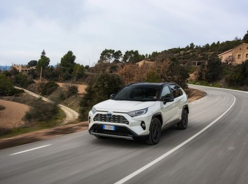 Νέο Toyota RAV4 Hybrid