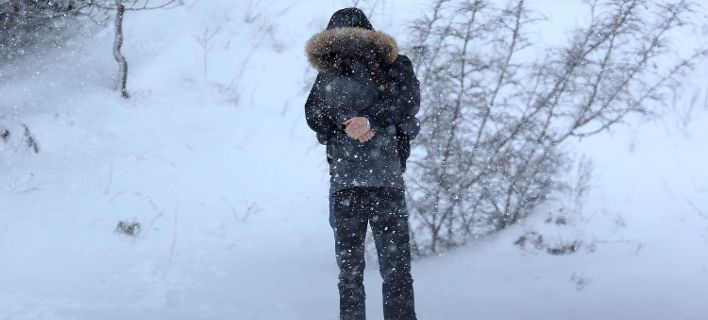 Βοσκός Φθιώτιδα: Εγκλωβίστηκε στα χιόνια και στήθηκε επιχείρηση για τη διάσωσή του