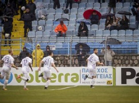 Το απίστευτο αυτογκόλ του Μπουχαλάκη που βάζει και πάλι μπροστά την Λαμία (vid)