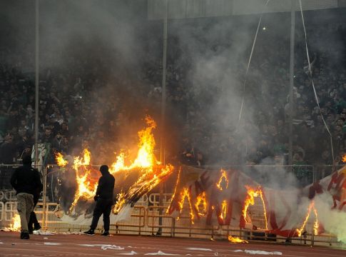 Νέα βίντεο για τα επεισόδια στο ΟΑΚΑ: Μάχες σώμα με σώμα και «βροχή» από μολότοφ