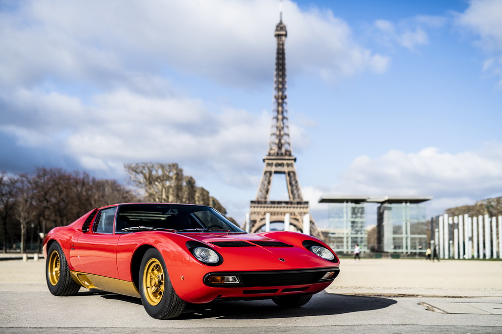 Μια ανακατασκευασμένη Lamborghini Miura SV παραδόθηκε στον ιδιοκτήτη της