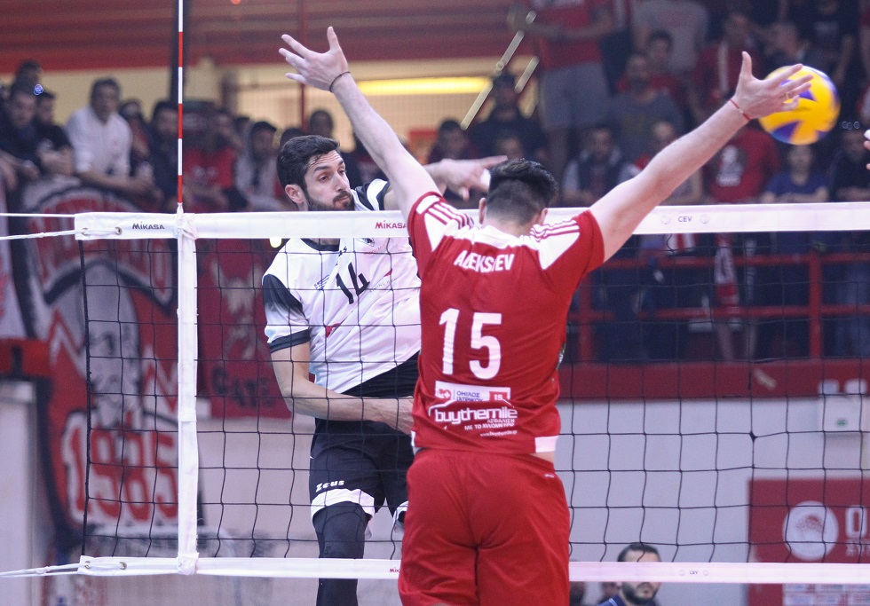 LIVE: Ολυμπιακός – ΠΑΟΚ 3-0 (25-22, 25-22, 25-21)