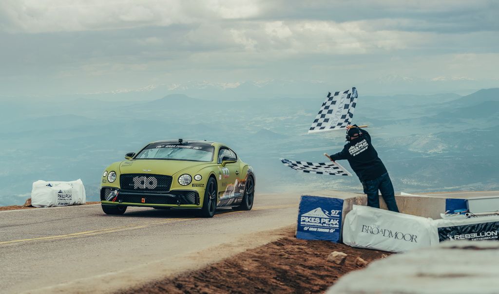 Ρεκόρ στο Pikes Peak από την Continental GT