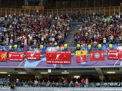 Champions League: Στο νοσοκομείο οπαδός της Λίβερπουλ από επίθεση οπαδών της Νάπολι