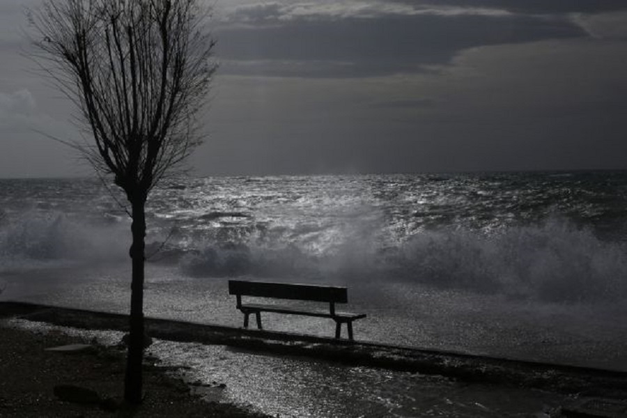 Καιρός: Ισχυρές βροχές, καταιγίδες και χαλάζι την Πέμπτη – Πού θα «χτυπήσουν»