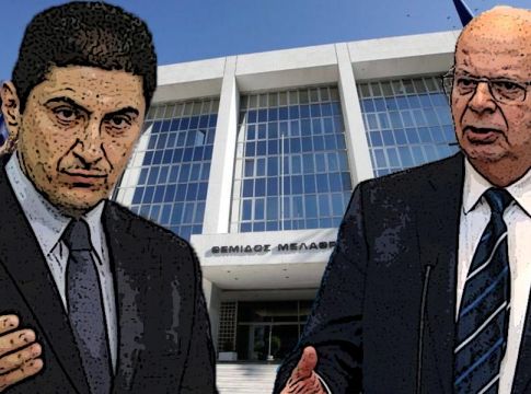 Κάθε εμφάνιση είναι απόδειξη ότι έχει τελειώσει ο Βασιλακόπουλος