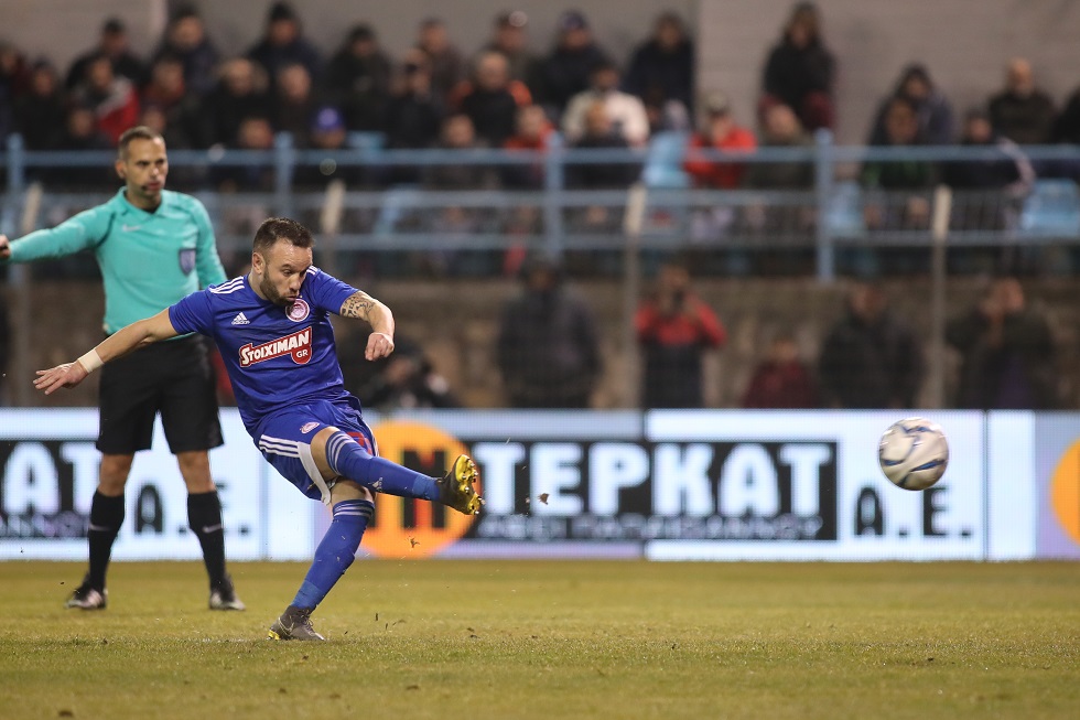 Το «τελείωσε» ο Βαλμπουενά, 3-0 ο Ολυμπιακός