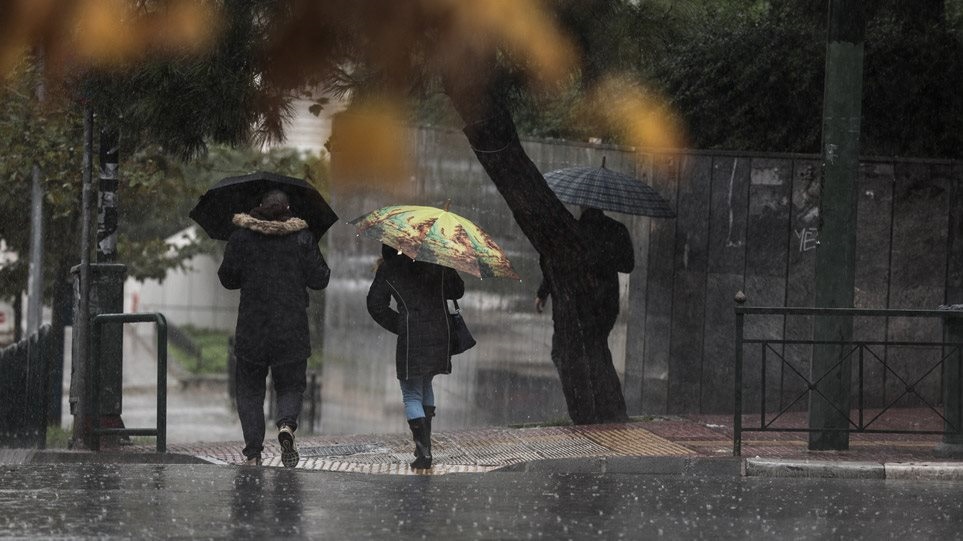 Καιρός: Κακοκαιρία εξπρές από την Παρασκευή – Έρχονται καταιγίδες και ισχυροί άνεμοι