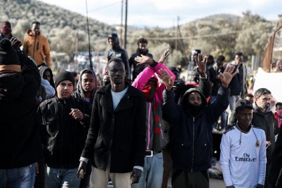 Επιτροπή Ανθρωπίνων Δικαιωμάτων : Η Πολιτεία πειραματίζεται επικίνδυνα στη διαχείριση του προσφυγικού