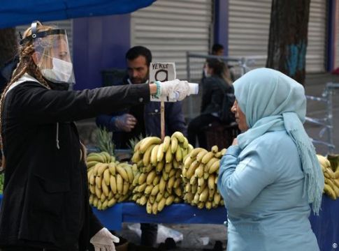 Η πανδημία οδηγεί την Τουρκία σε πολιτική πόλωση