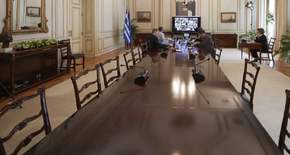 To Σαββατοκύριακο «κλειδώνουν» νέα μέτρα: μεγαλύτερο το πρόστιμο, έξοδος μόνο με SMS στο 13033