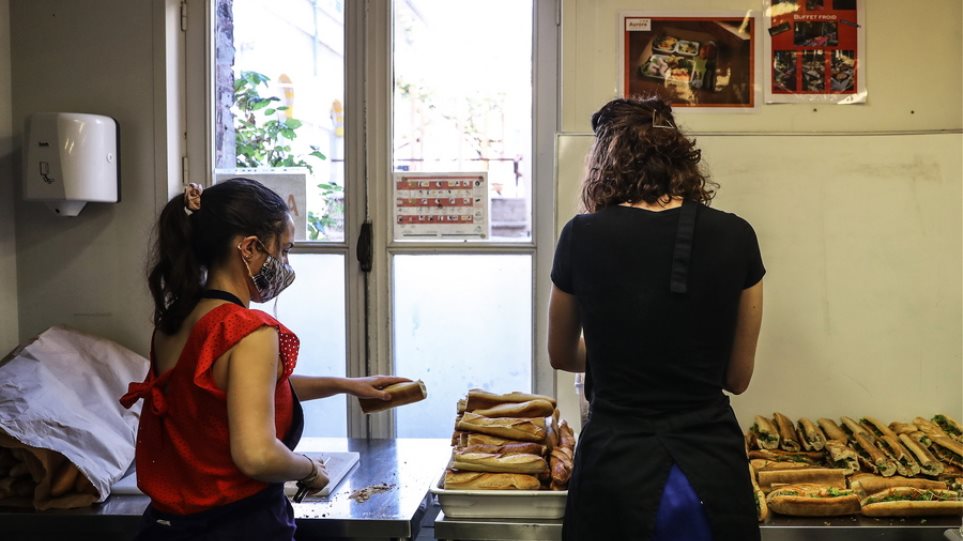 Κορωνοϊός – Γαλλία: Από τις αρχές Μαΐου οι πολίτες θα προμηθεύονται υφασμάτινες μάσκες