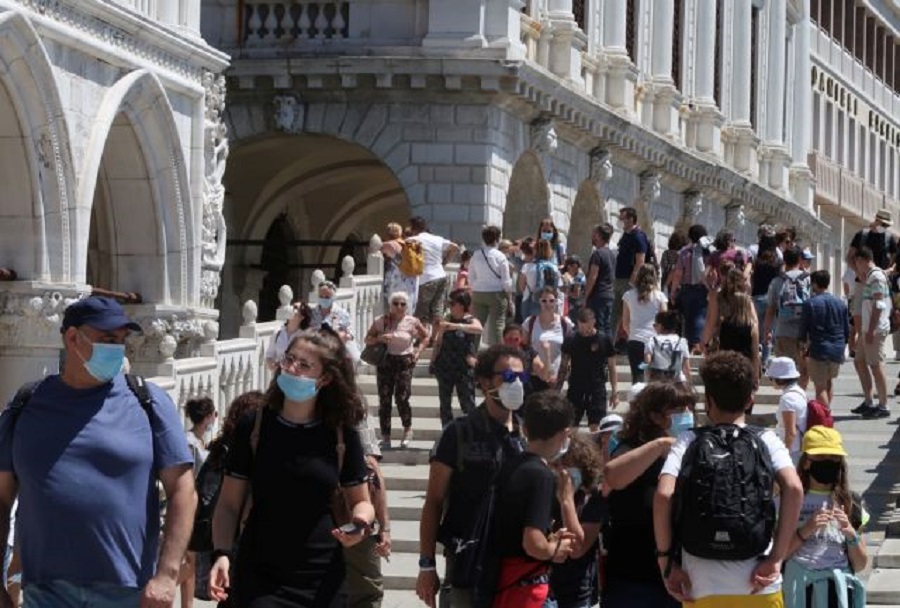 Κορωνοϊος – Ιταλία : Μείωση κρουσμάτων και ο χαμηλότερος αριθμός θανάτων από αρχές Μαρτίου