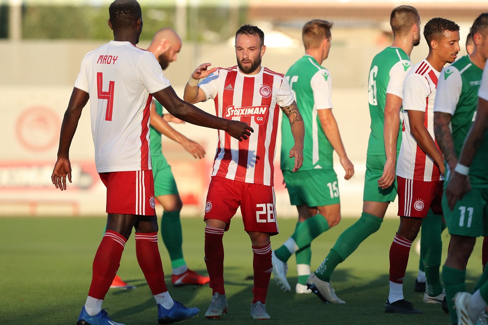 Τρομερό φάουλ από τον Βαλμπουενά, 2-0 ο Ολυμπιακός (vid)