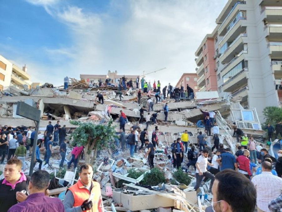Σεισμός : Επικοινωνία Δένδια – Τσαβούσογλου – Έτοιμη για αποστολή βοήθειας η Ελλάδα