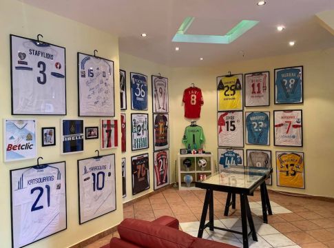 Chal’s football museum : Το ποδόσφαιρο έχει «στέγη» και είναι στον Πειραιά (pics)