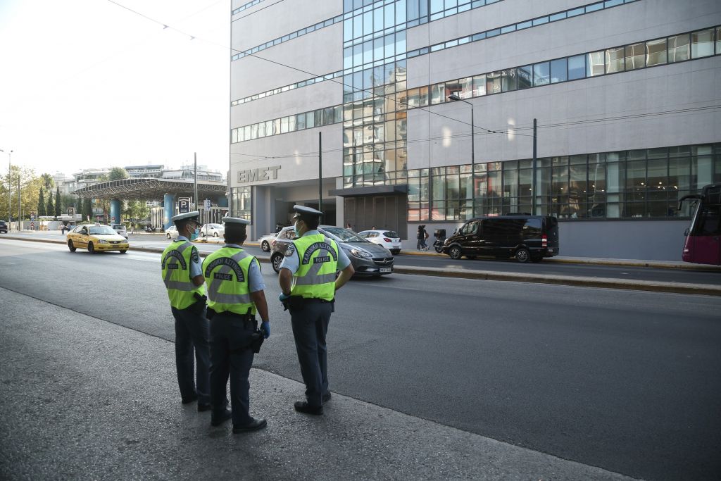 Ποιοι θα μπορούν να μετακινηθούν από νομό σε νομό τα Χριστούγεννα