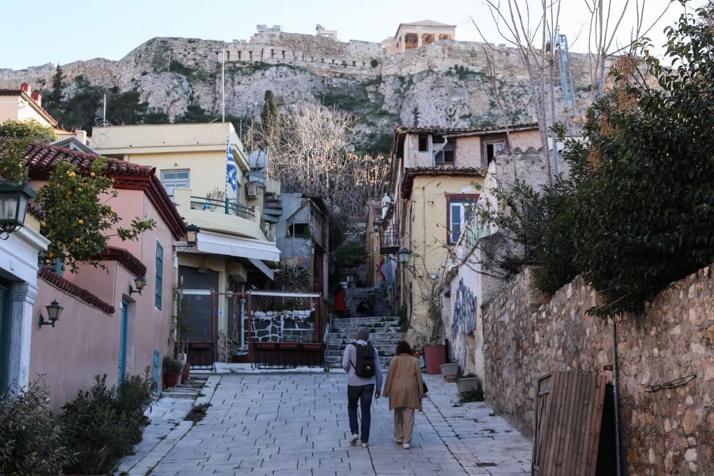 Κορωνοϊός : Πού εντοπίζονται τα 1.400 νέα κρούσματα – Σε ποιες περιοχές χτυπά συναγερμός