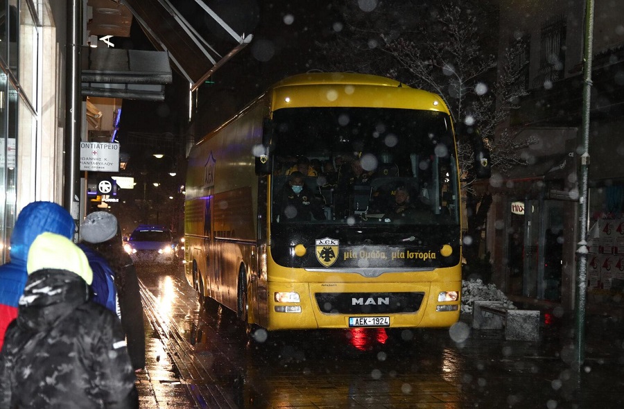 Έφτασε στη Λάρισα η ΑΕΚ : Στον αέρα το ματς