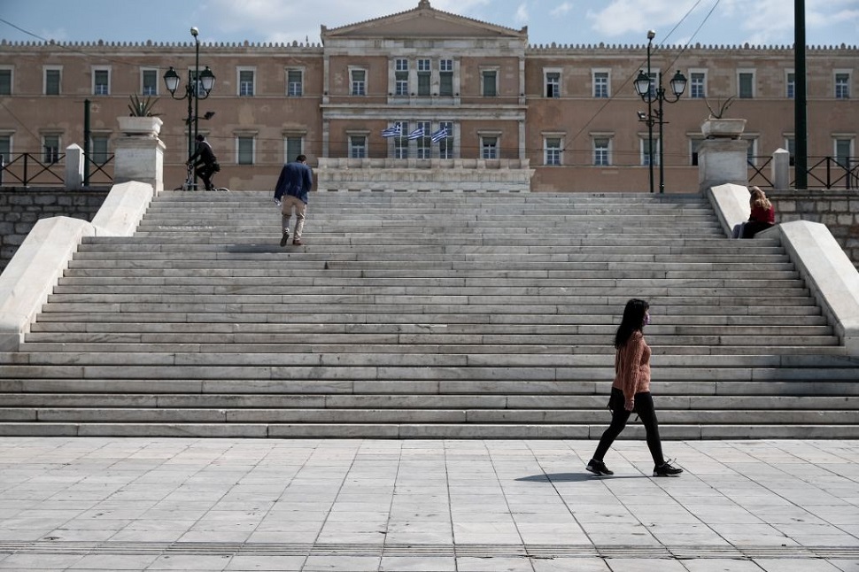 Κορωνοϊός : Η πανδημία «γονατίζει» τη χώρα – Πού εντοπίζονται τα 4.340 κρούσματα