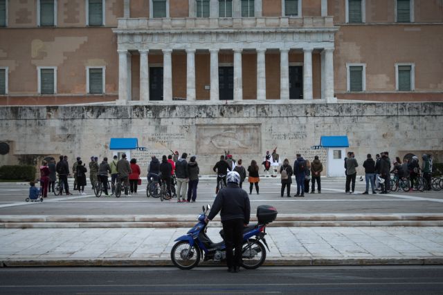 Lockdown : Ανησυχία για τη μεγάλη διασπορά του κορωνοϊού – Πότε και πώς θα γίνει το σταδιακό άνοιγμα της χώρας