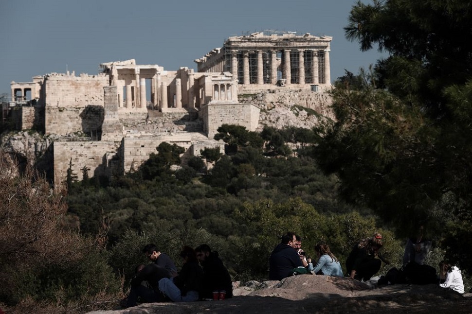 Κορωνοϊός : Έξι περιοχές με τριψήφιο αριθμό κρουσμάτων στην Αττική – Η κατανομή στο Λεκανοπέδιο