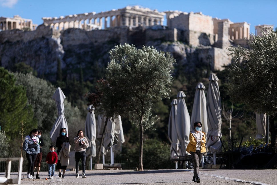 Κορωνοϊός: Στο «κόκκινο» η Αττική με 924 κρούσματα – «Φλέγεται» το κέντρο