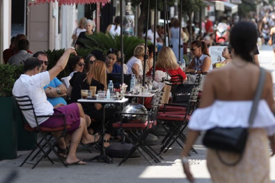 Τα σημάδια που δείχνουν ότι ξεφεύγει η κατάσταση με την πανδημία – Ετοιμάζονται για χιλιάδες κρούσματα καθημερινά