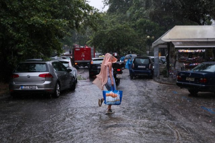 Αγριεύει ο καιρός – Έρχονται καταιγίδες και χαλαζοπτώσεις – Πού θα «χτυπήσουν» τα έντονα φαινόμενα