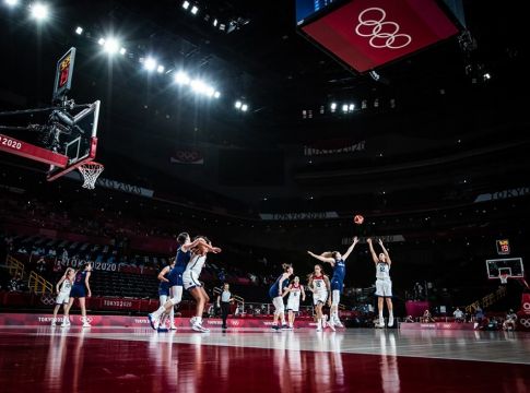 Πάρτι της Αμερικής και φουλ για το 9ο χρυσό (79-59)