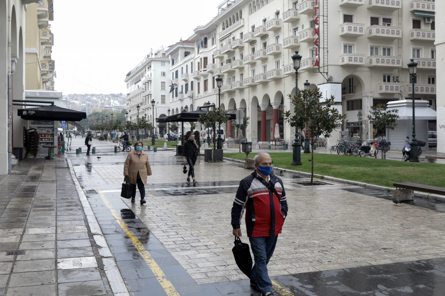 Έρχονται περισσότερες ελευθερίες για τους εμβολιασμένους – Πρόταση «βόμβα» από Τζανάκη