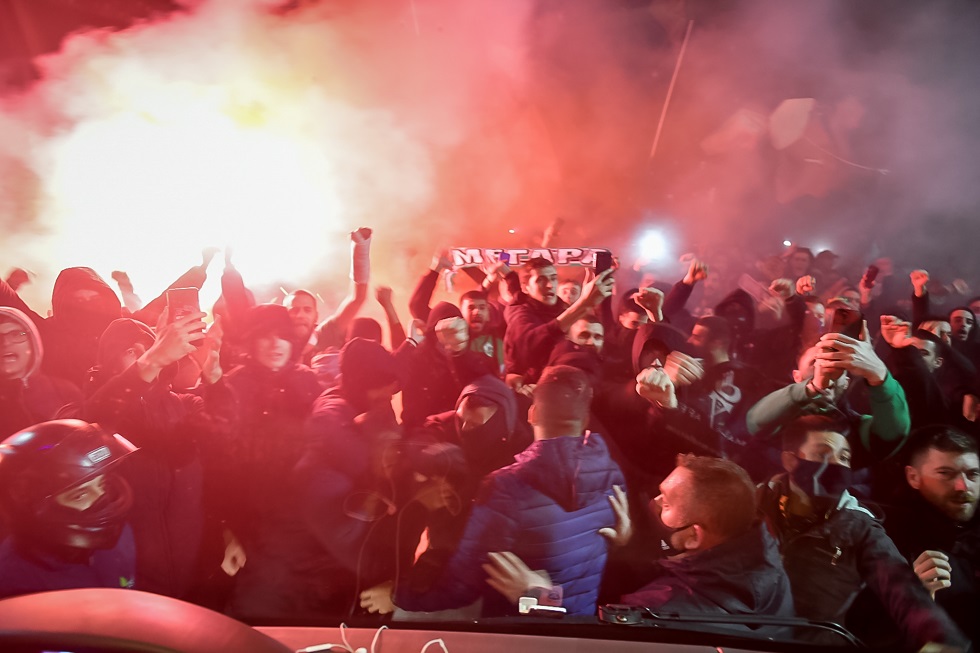 Έκαναν τη νύχτα μέρα οι οπαδοί του Παναθηναϊκού στο ΟΑΚΑ (pics)