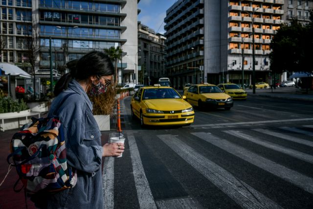 «Lockdown» από το Σάββατο για όσους δεν έχουν κάνει εμβόλιο – Αντιδράσεις και «αγκάθια» για τα νέα μέτρα